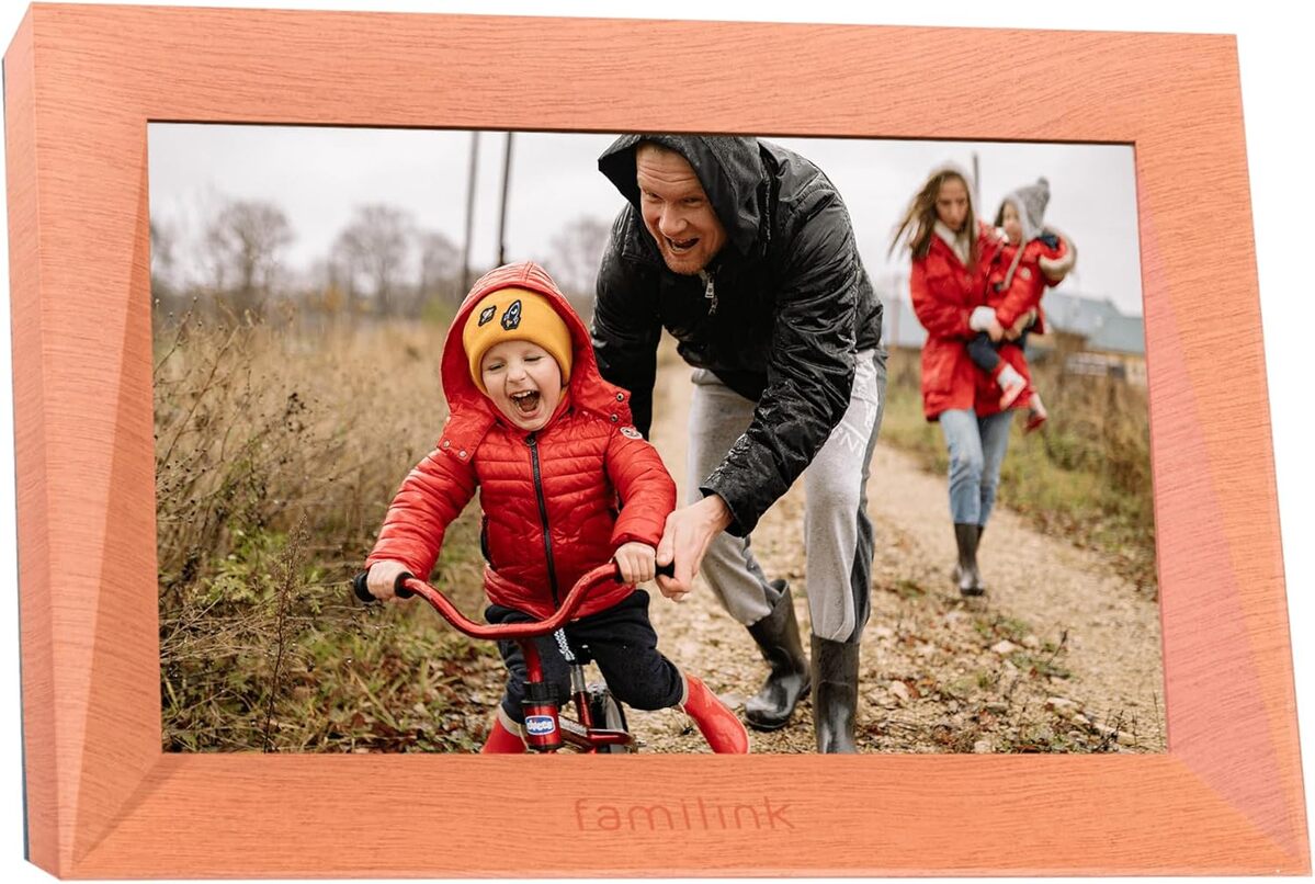 Test du cadre photo numérique Familink 4G : partage facile de vos souvenirs