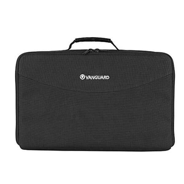 Découvrez le test complet du Vanguard Divider Bag 40 : l'organisateur photo souple idéal pour les passionnés de photographie recherchant commodité et protection pour leur équipement.
