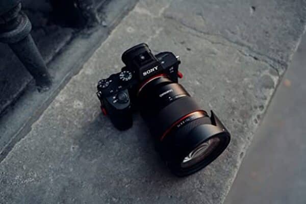 Découvrez notre test complet de l'objectif Samyang 23114 AF 24-70 mm F2.8 FE : performances, qualité d'image et compatibilité pour tous les passionnés de photographie.