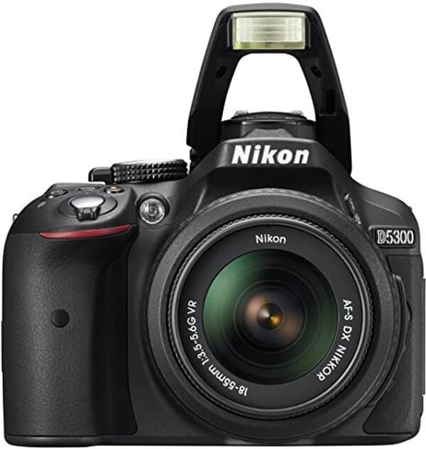 Découvrez le reflex Nikon D5300 dans notre test détaillé : profitez de ses fonctionnalités avancées comme le Wi-Fi et le GPS pour transformer votre expérience photographique en aventure créative.