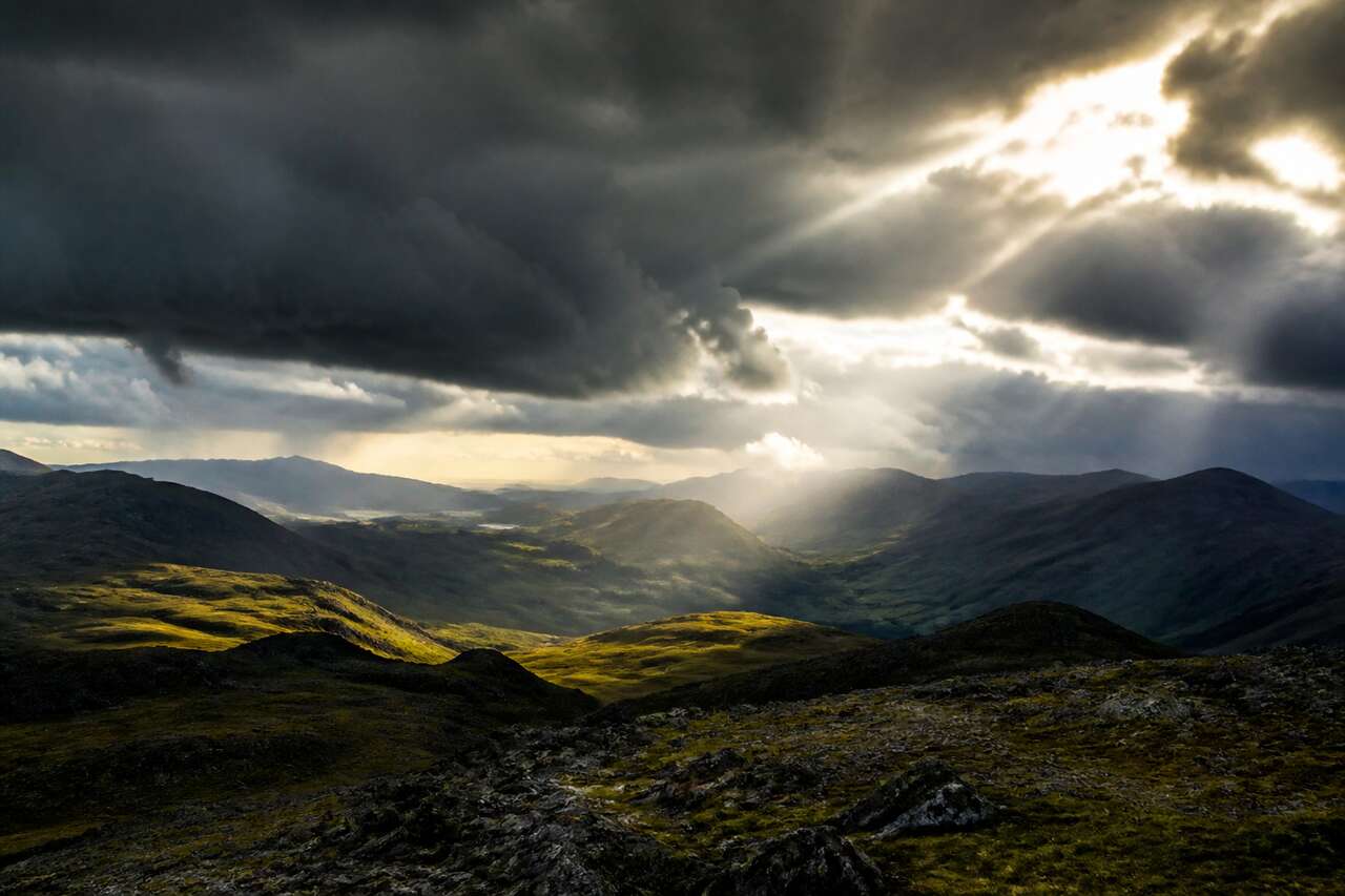 Orage de jour: gérer la lumière forte et figer l’impact Orage de jour: gérer la lumière forte et figer l’impact