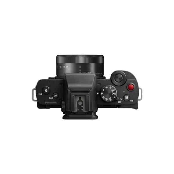 Découvrez notre test du Panasonic Lumix G100D, l'hybride 4K polyvalent idéal pour les créateurs. Performances, vidéo et polyvalence au rendez-vous.