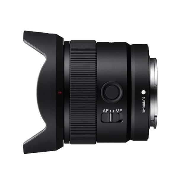 Découvrez notre avis complet sur le Sony SEL11F18, l'objectif grand-angle compact idéal pour le vlogging et la création vidéo. Performances, prix et comparatif.