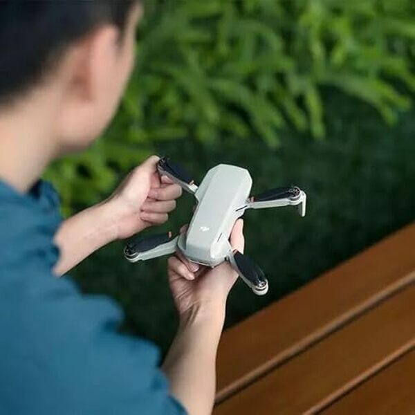 Découvrez notre test complet du DJI Mini 4K : un drone caméra UHD ultraléger offrant une qualité vidéo exceptionnelle et des performances impressionnantes pour les créateurs et amateurs.